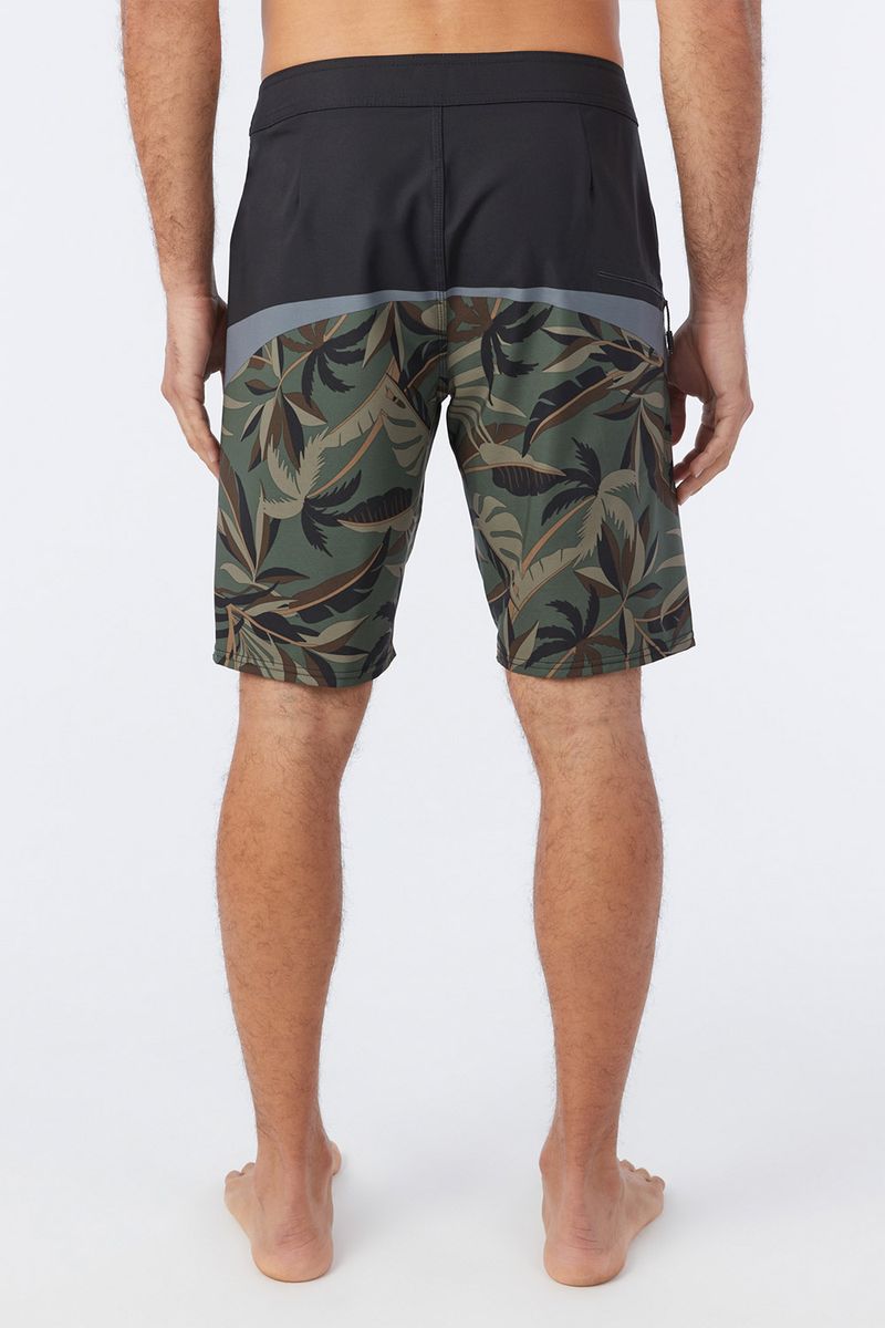 Pantaloneta-Hombre-Verde-SP3106003-ARM-3.jpg